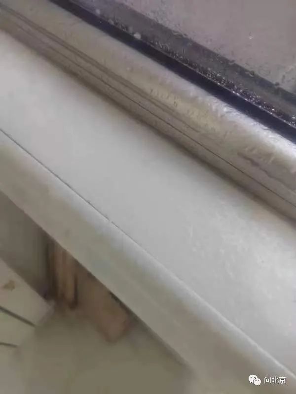 DƬ